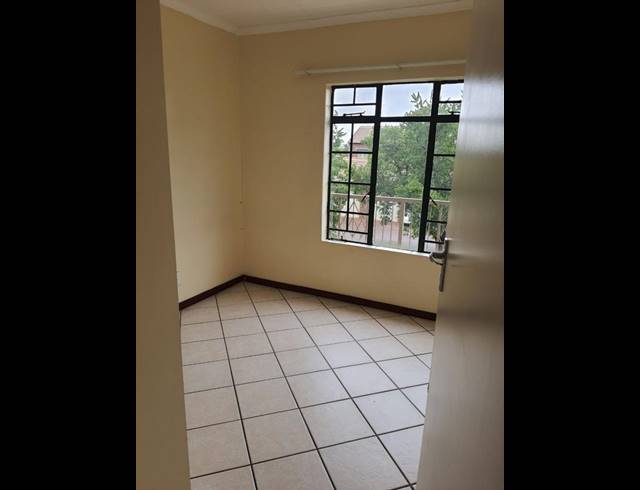 2 BEDROOM PROPERTY TO RENT IN MOOIKLOOF RIDGE ESTATE